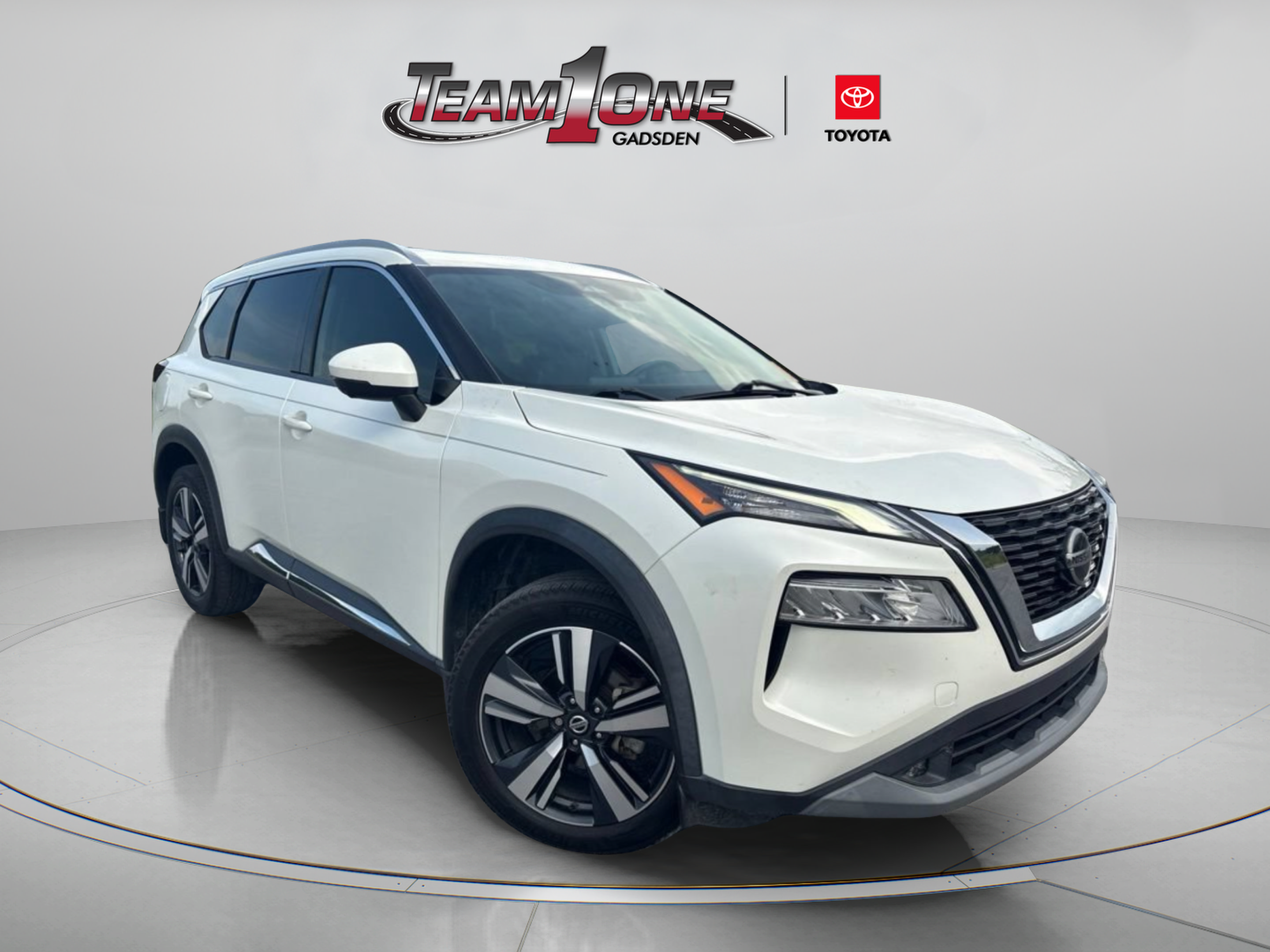 Used 2021 Nissan Rogue SL FWD image 1