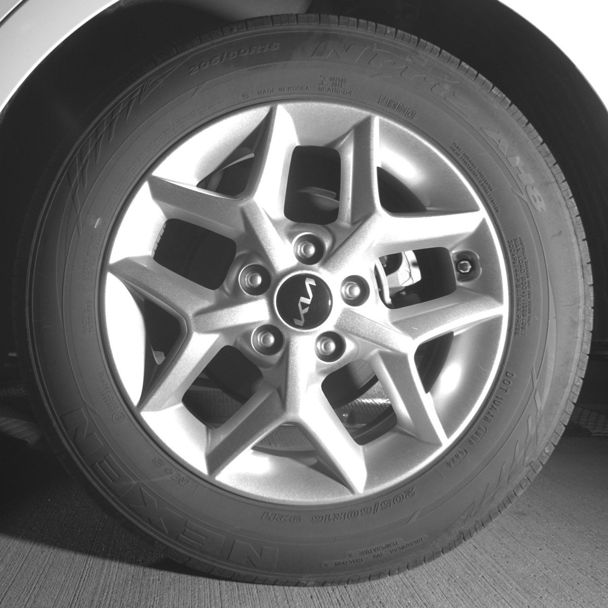 Used 2025 Kia Soul LX w/ LX Technology Package FWD image 14