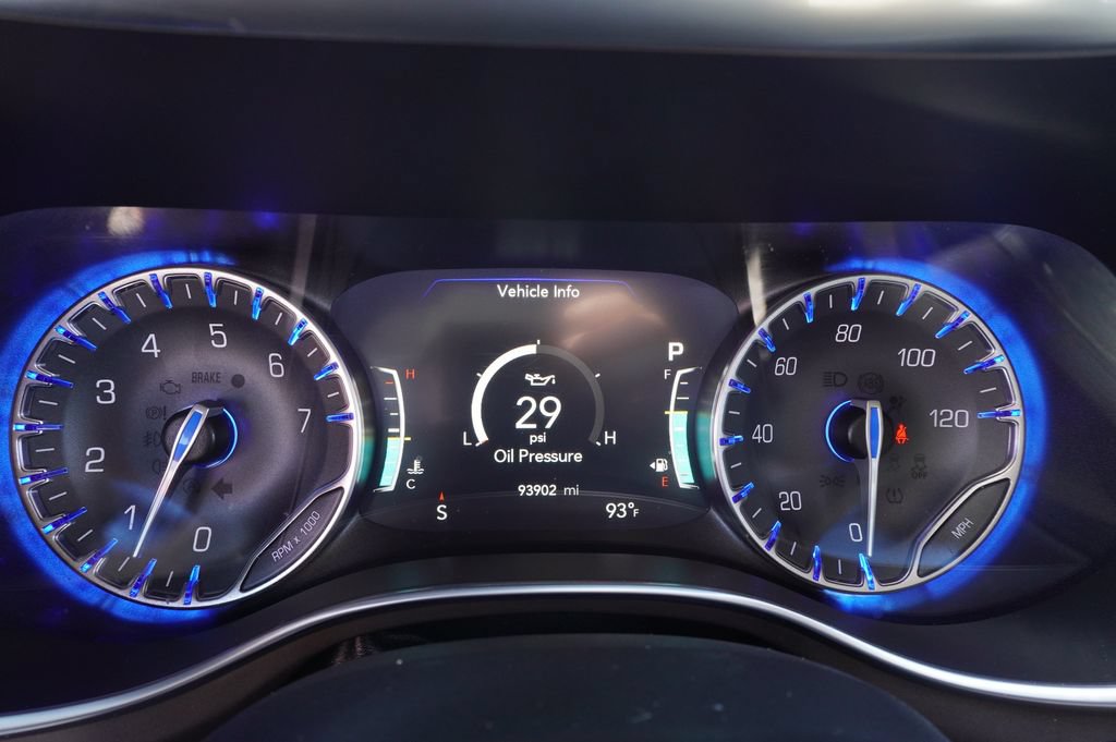 Used 2019 Chrysler Pacifica Touring-L Plus FWD image 20