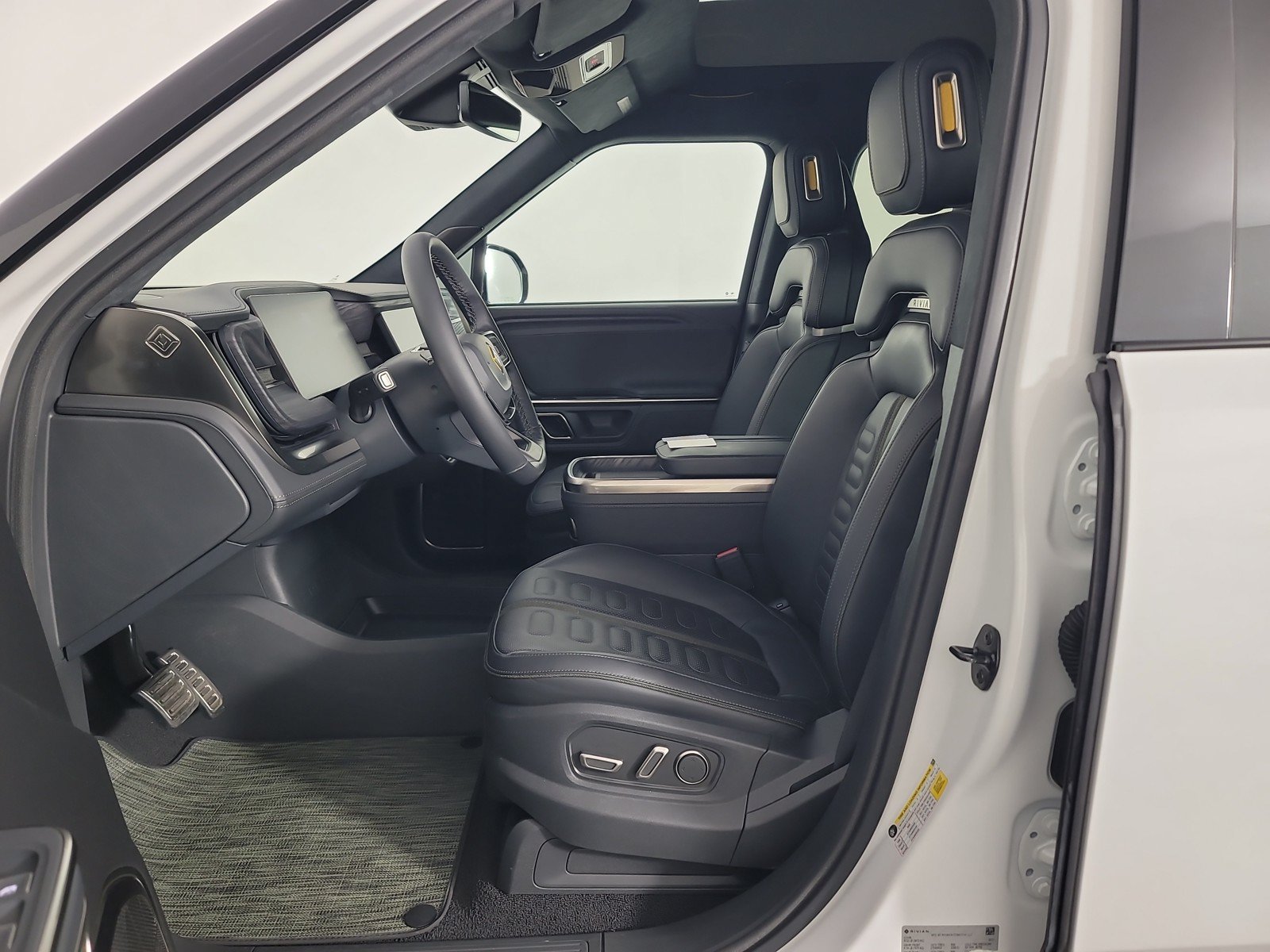 Used 2023 Rivian R1T Adventure AWD/4WD image 20