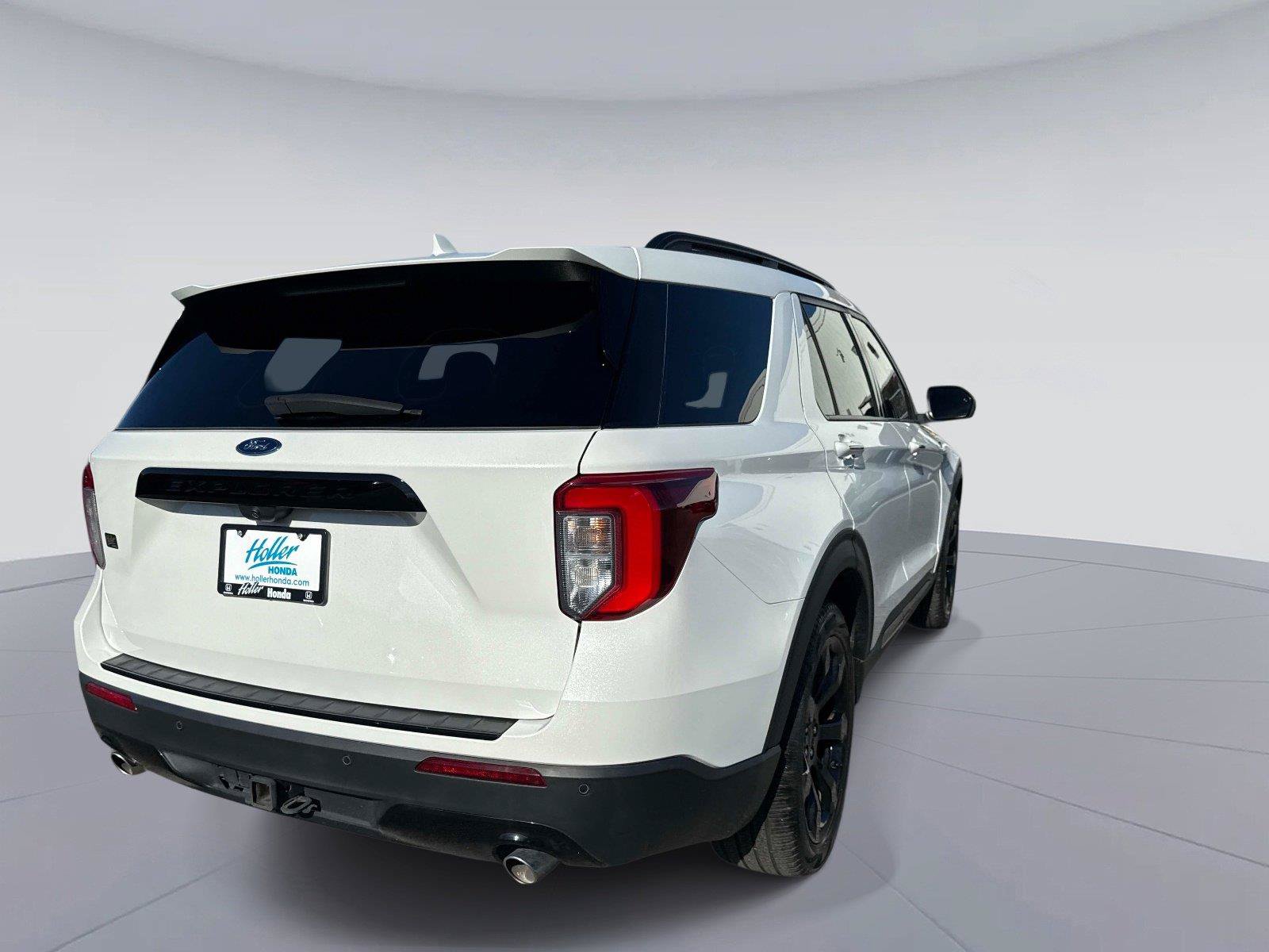 Used 2024 Ford Explorer ST-Line w/ Class IV Trailer Tow Package RWD image 4