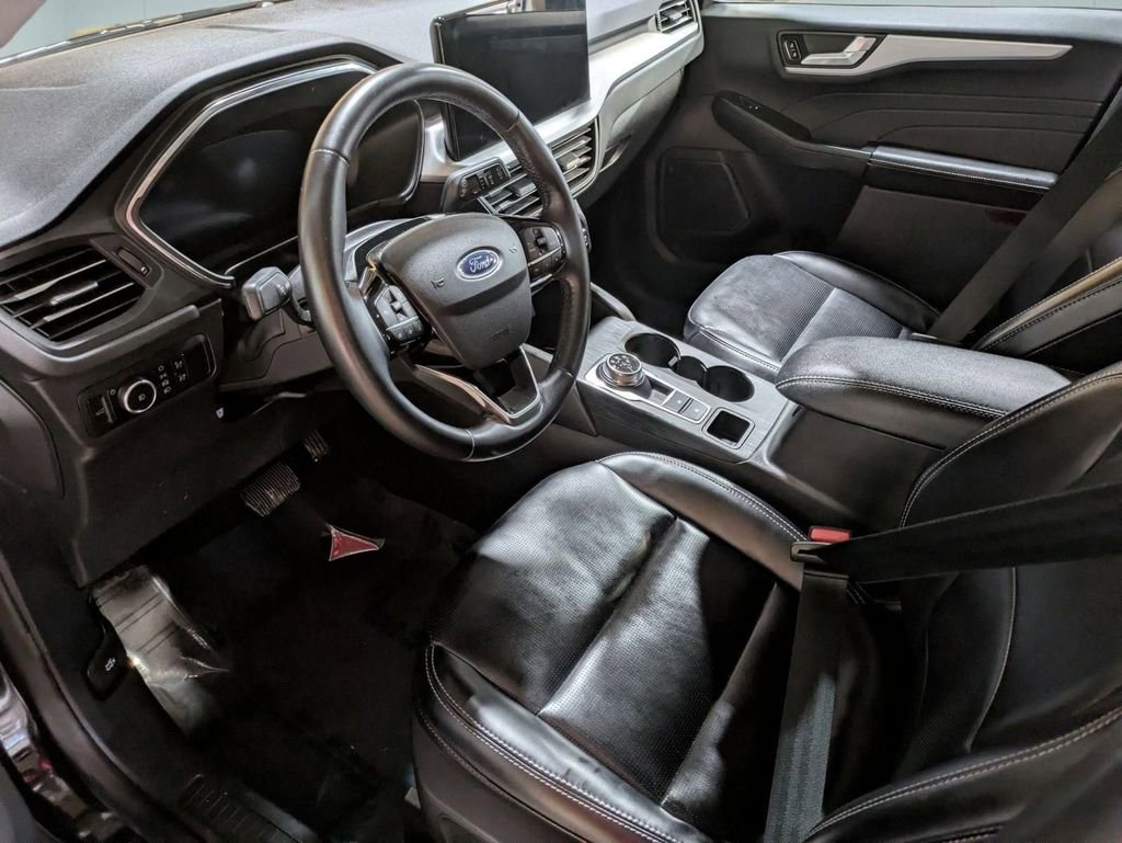 Used 2024 Ford Escape Platinum AWD/4WD image 10