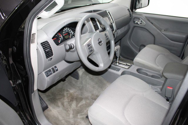 Used 2016 Nissan Frontier SV image 6
