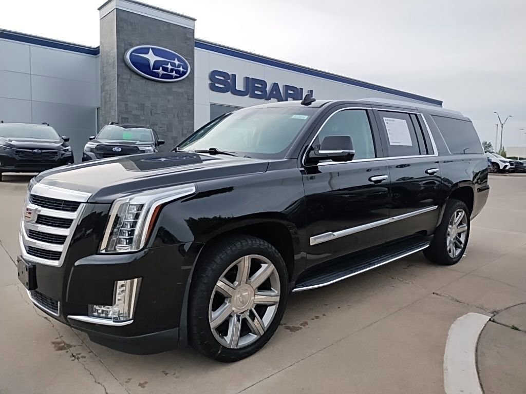 Used 2018 Cadillac Escalade ESV Premium Luxury AWD/4WD image 2