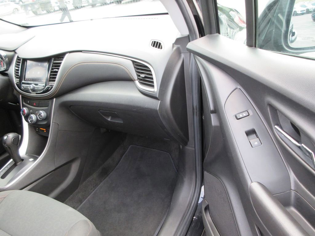 Certified 2021 Chevrolet Trax LS w/ Tint and Cruise Package image 18