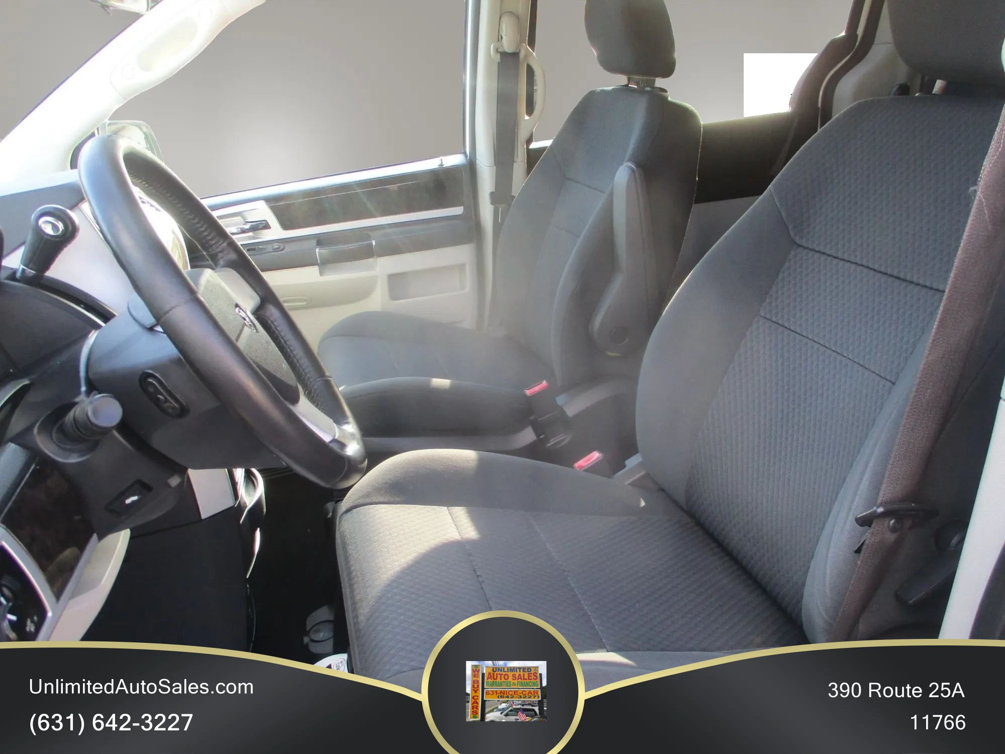 Used 2010 Dodge Grand Caravan SXT FWD image 5