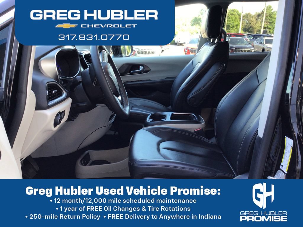 Used 2024 Chrysler Pacifica Touring-L FWD image 23