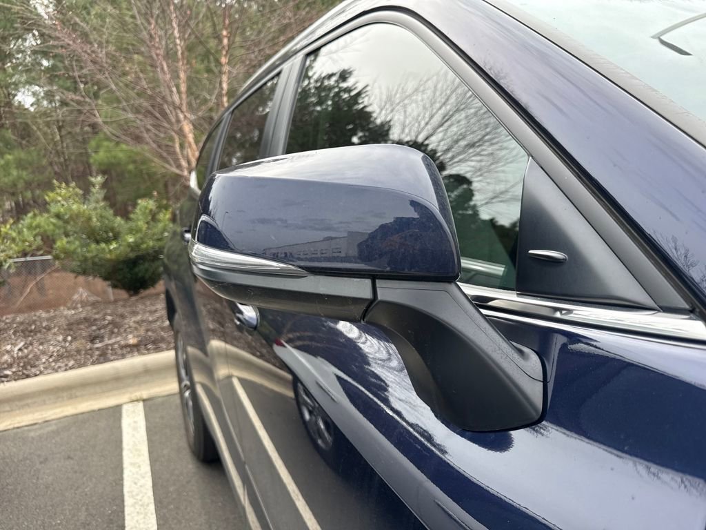 Used 2023 Toyota Highlander XLE image 10