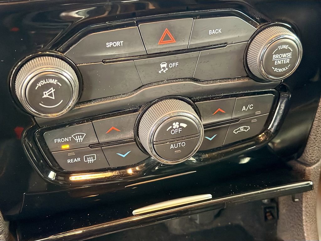 Used 2016 Chrysler 300 S image 15