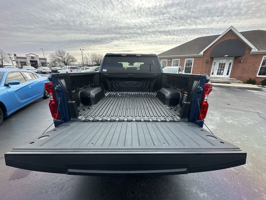 Used 2024 Chevrolet Silverado 1500 LT AWD/4WD image 22