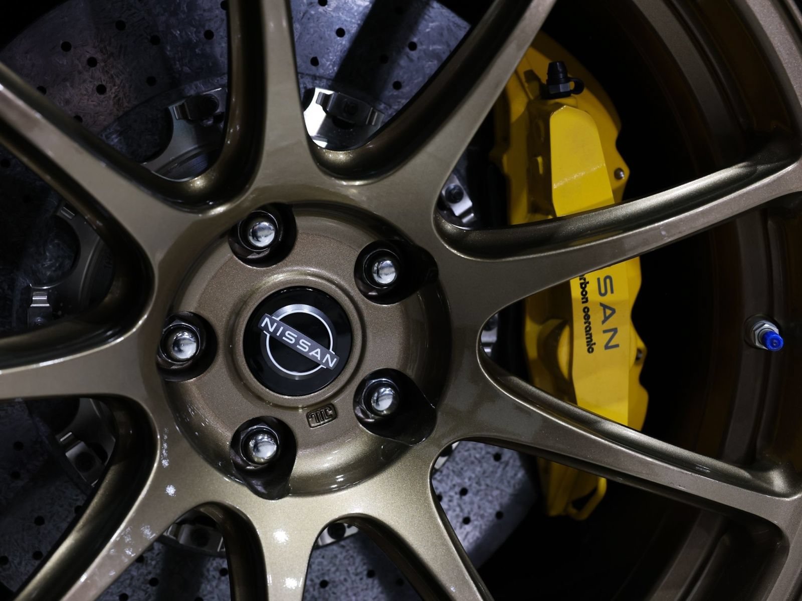 Used 2021 Nissan GT-R Premium AWD/4WD image 10