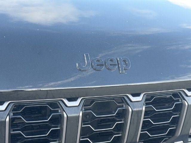 Used 2026 Jeep Grand Cherokee L Limited w/ Limited Altitude Package RWD image 32