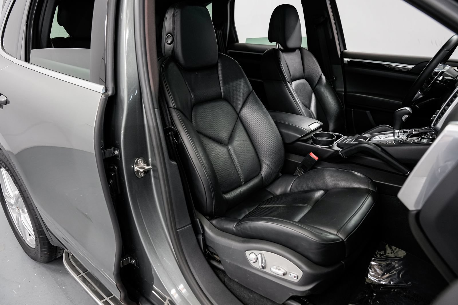 Used 2015 Porsche Cayenne Diesel AWD/4WD image 22