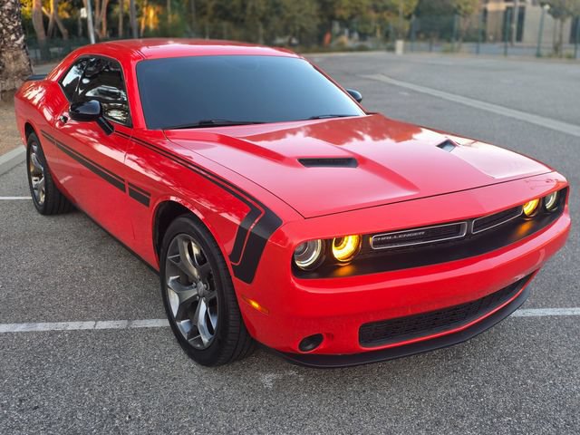 Used 2016 Dodge Challenger SXT w/ Driver Convenience Group RWD image 11