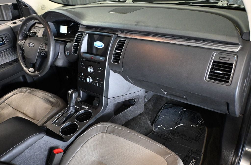 Used 2017 Ford Flex SEL w/ Equipment Group 202A FWD image 10
