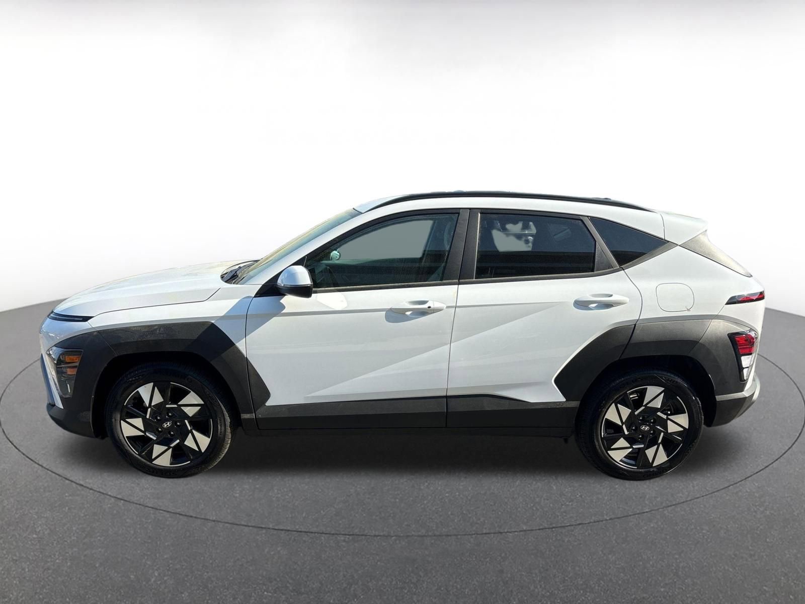 Used 2025 Hyundai Kona SEL image 10