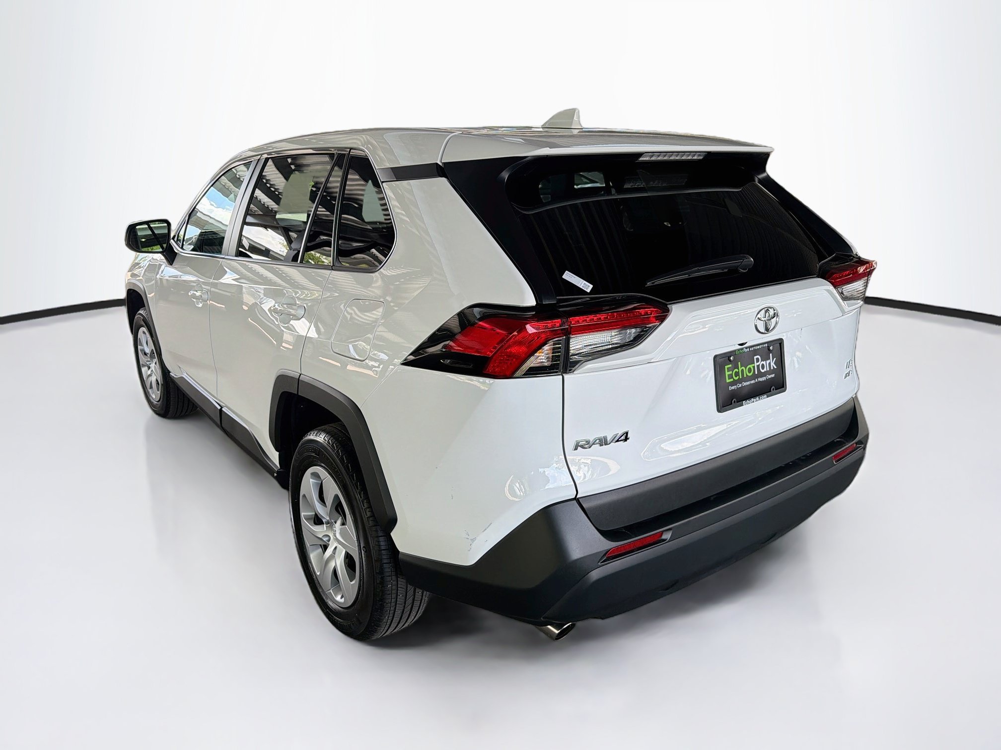 Used 2025 Toyota RAV4 LE AWD/4WD image 5