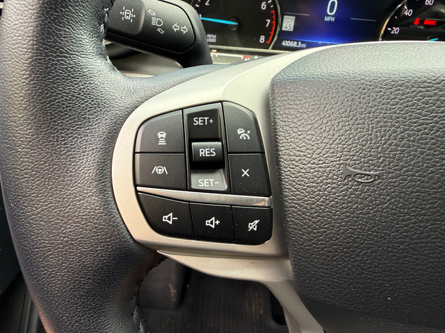Used 2022 Ford Explorer XLT w/ Equipment Group 202A AWD/4WD image 19
