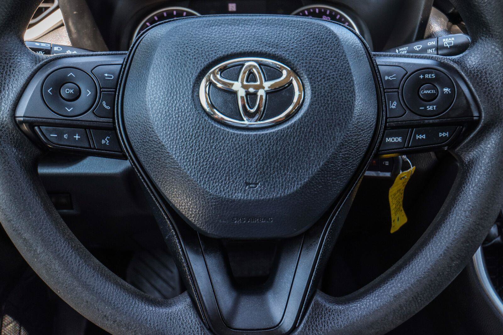 Used 2022 Toyota RAV4 LE w/ Carpet Mat Package (TMS) AWD/4WD image 10