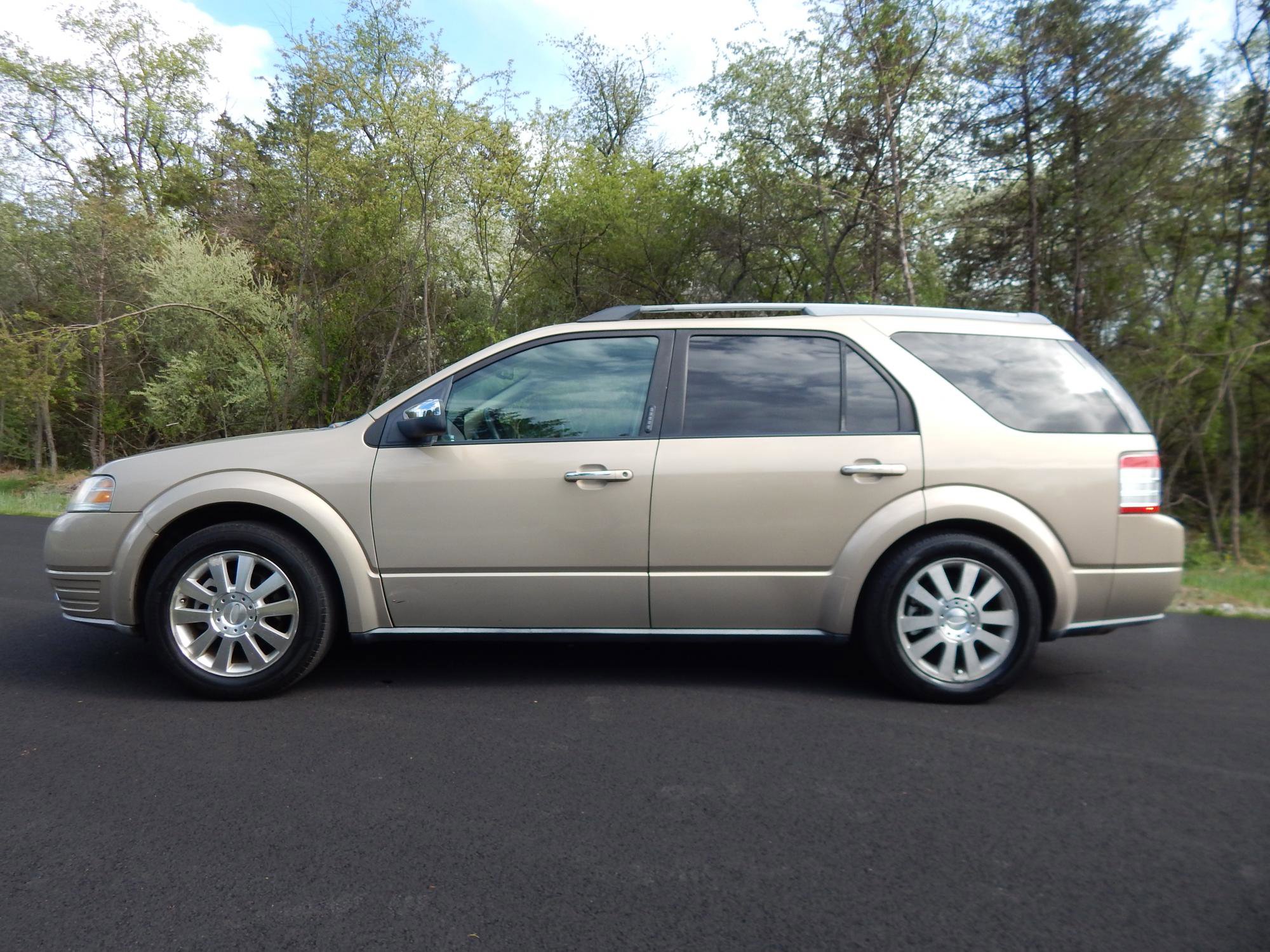 Used 2008 Ford Taurus X Limited image 2