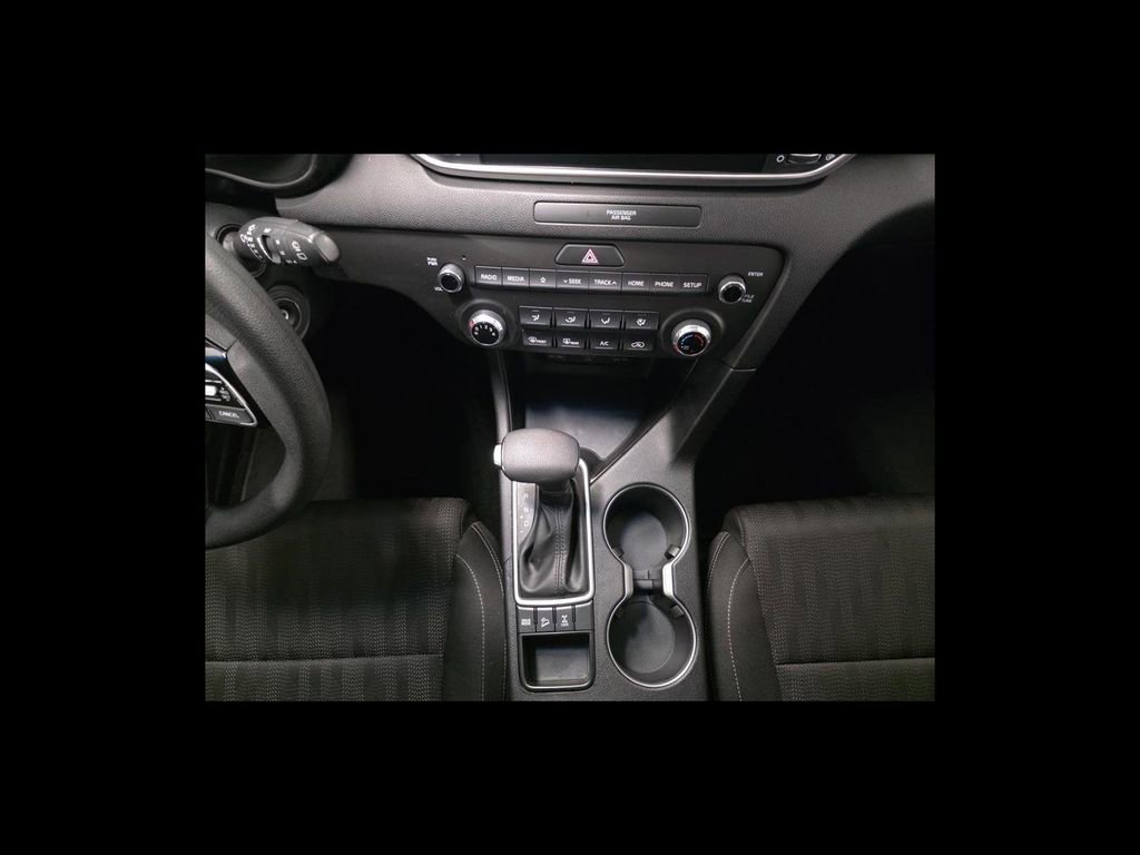 Used 2020 Kia Sportage LX image 16