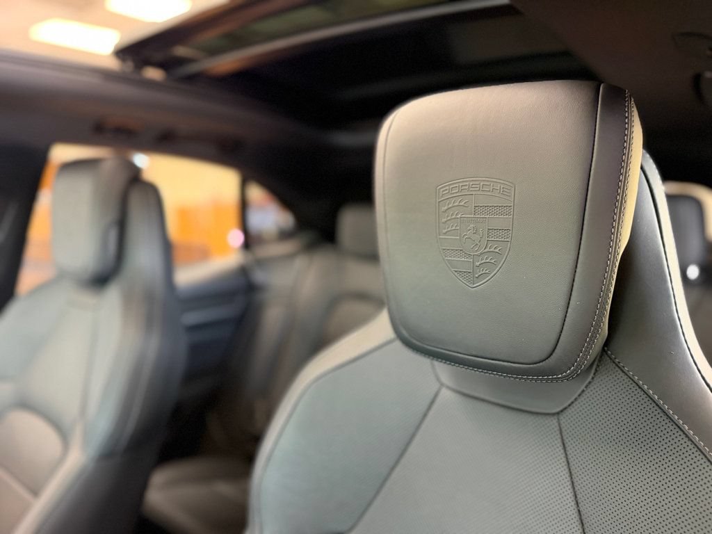 Used 2025 Porsche Macan Electric RWD image 30