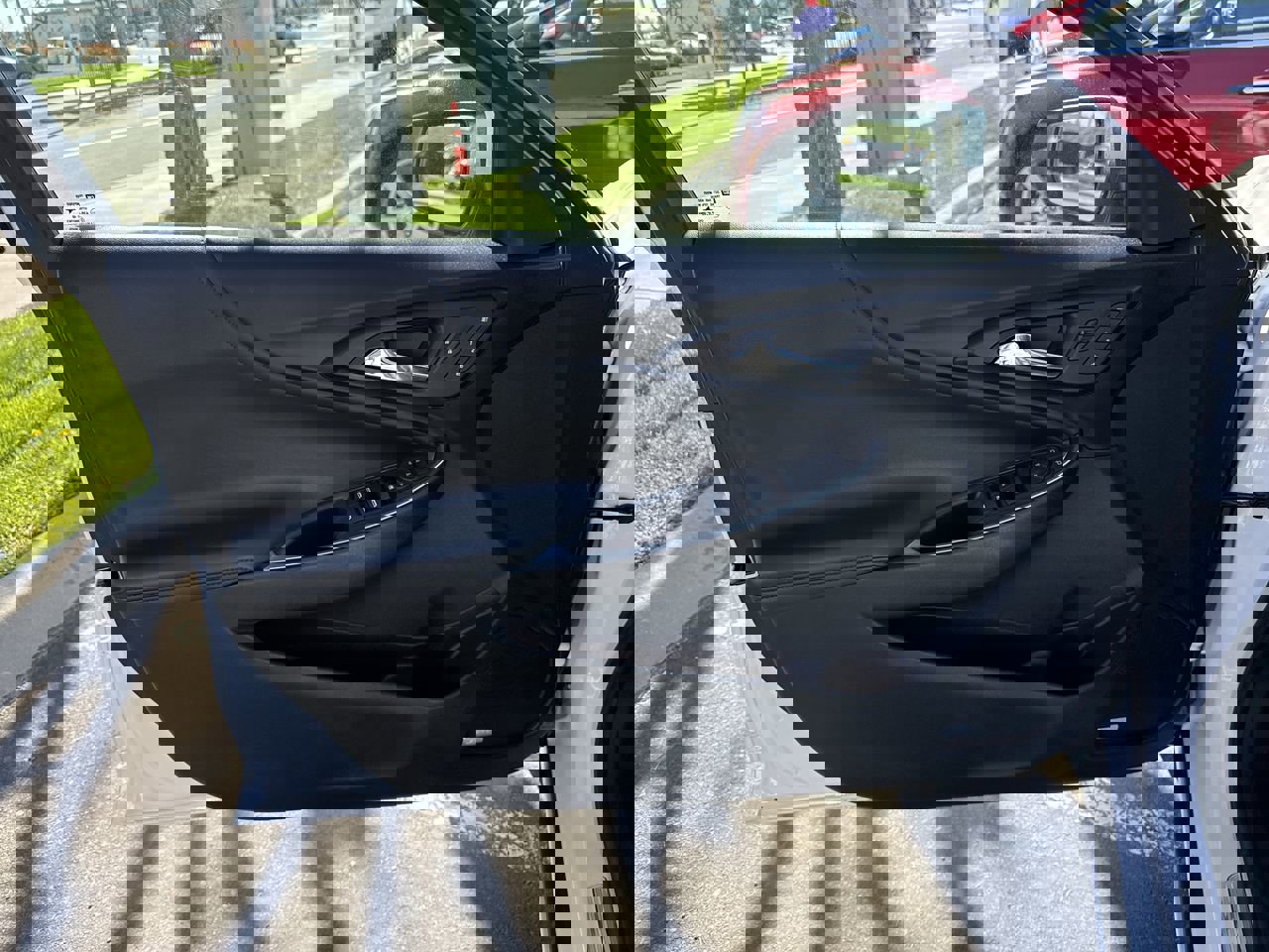 Used 2021 Chevrolet Malibu Premier image 22