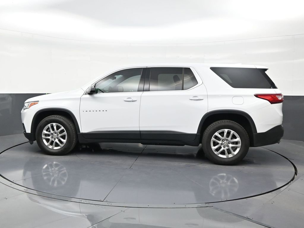 Used 2020 Chevrolet Traverse LS FWD image 2