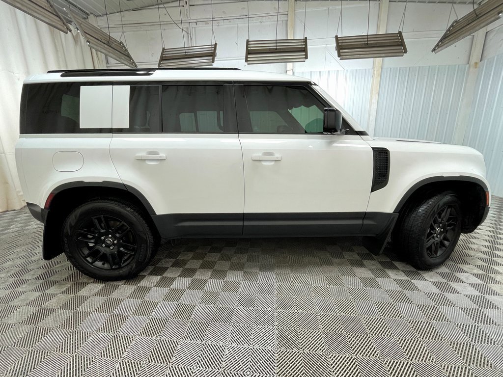 Used 2025 Land Rover Defender 110 S image 24