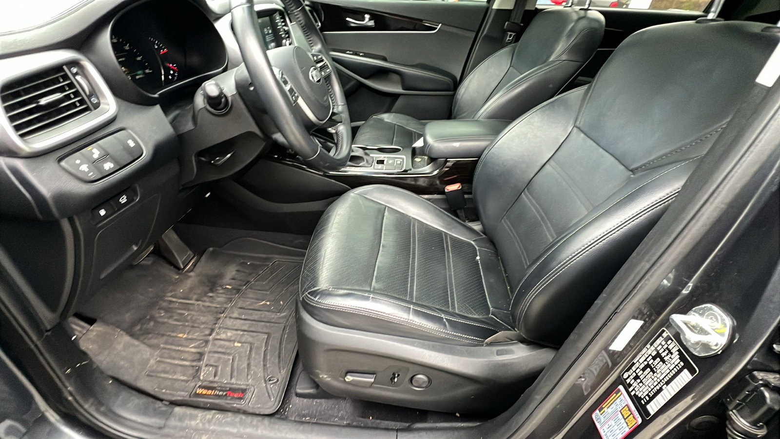 Used 2019 Kia Sorento EX image 16