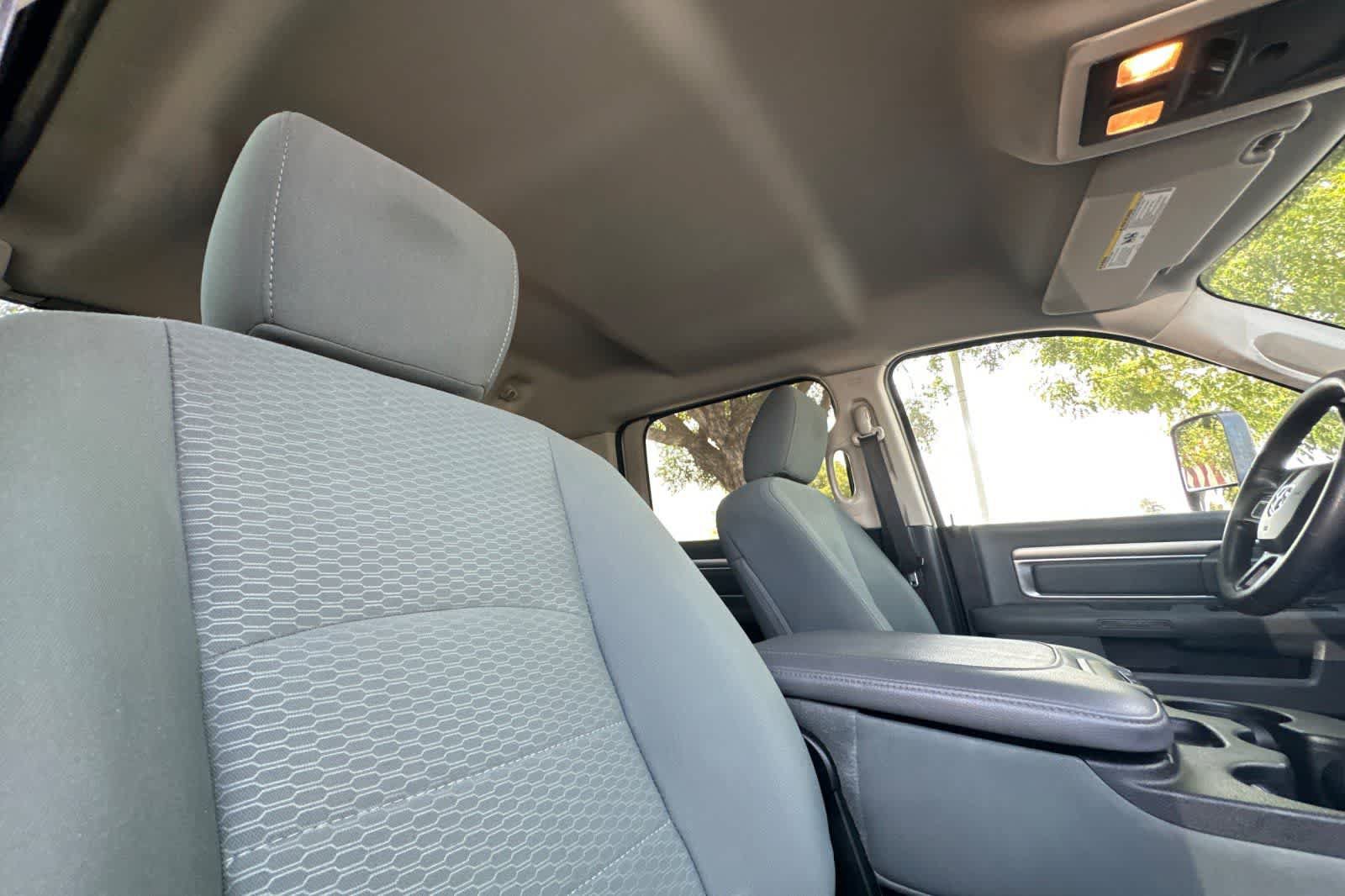 Used 2015 RAM 2500 SLT AWD/4WD image 18