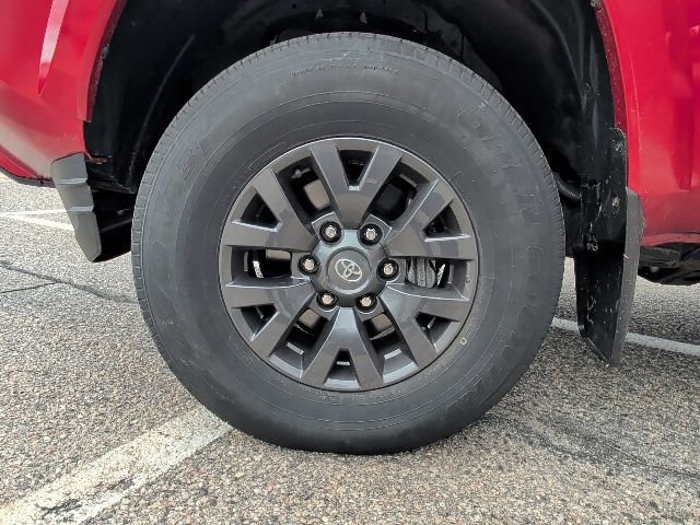 Used 2022 Toyota Tacoma SR5 AWD/4WD image 31