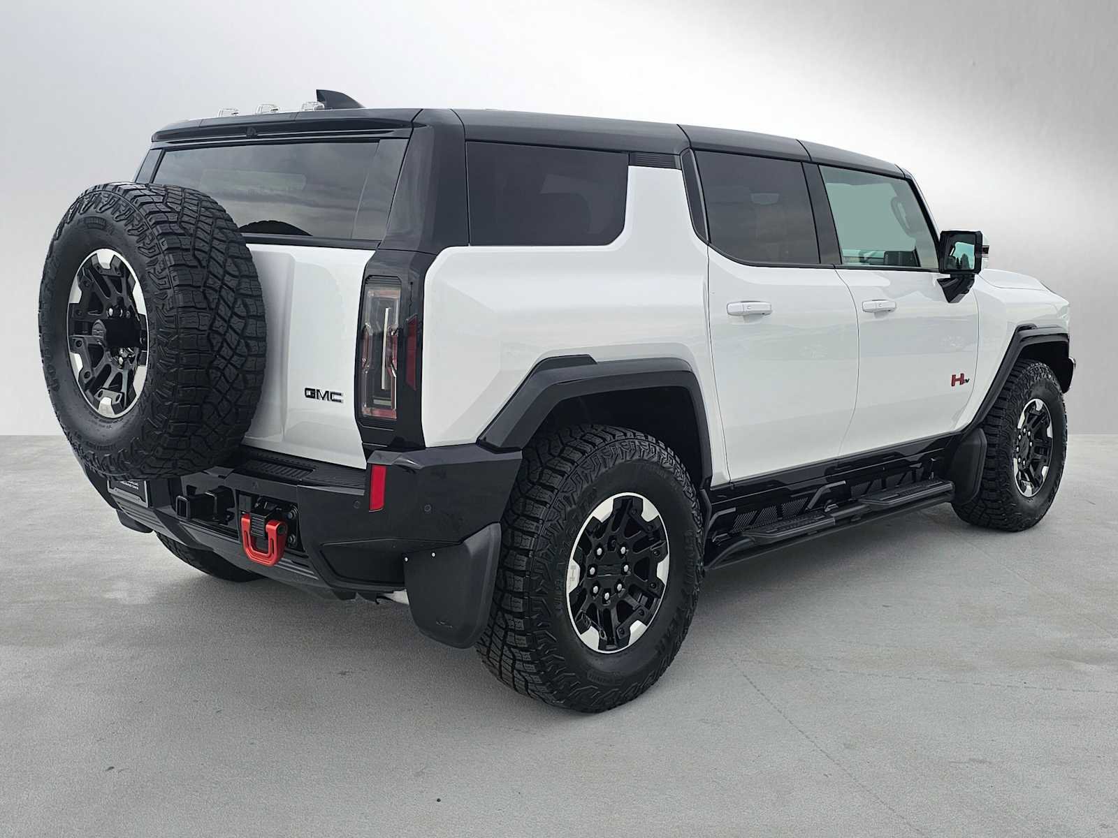 Used 2024 GMC Hummer EV 2X w/ Extreme Off-Road Package image 3