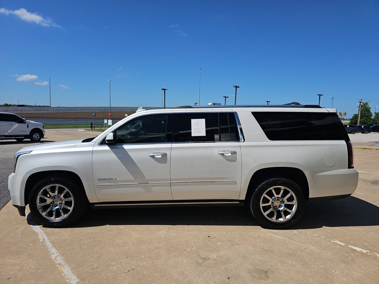 Used 2018 GMC Yukon XL Denali w/ Open Road Package AWD/4WD image 7