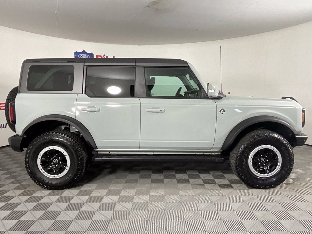 Used 2023 Ford Bronco Outer Banks w/ Sasquatch Package AWD/4WD image 2