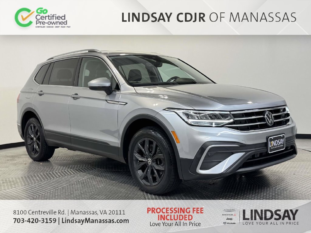 Used 2024 Volkswagen Tiguan SE AWD/4WD image 1
