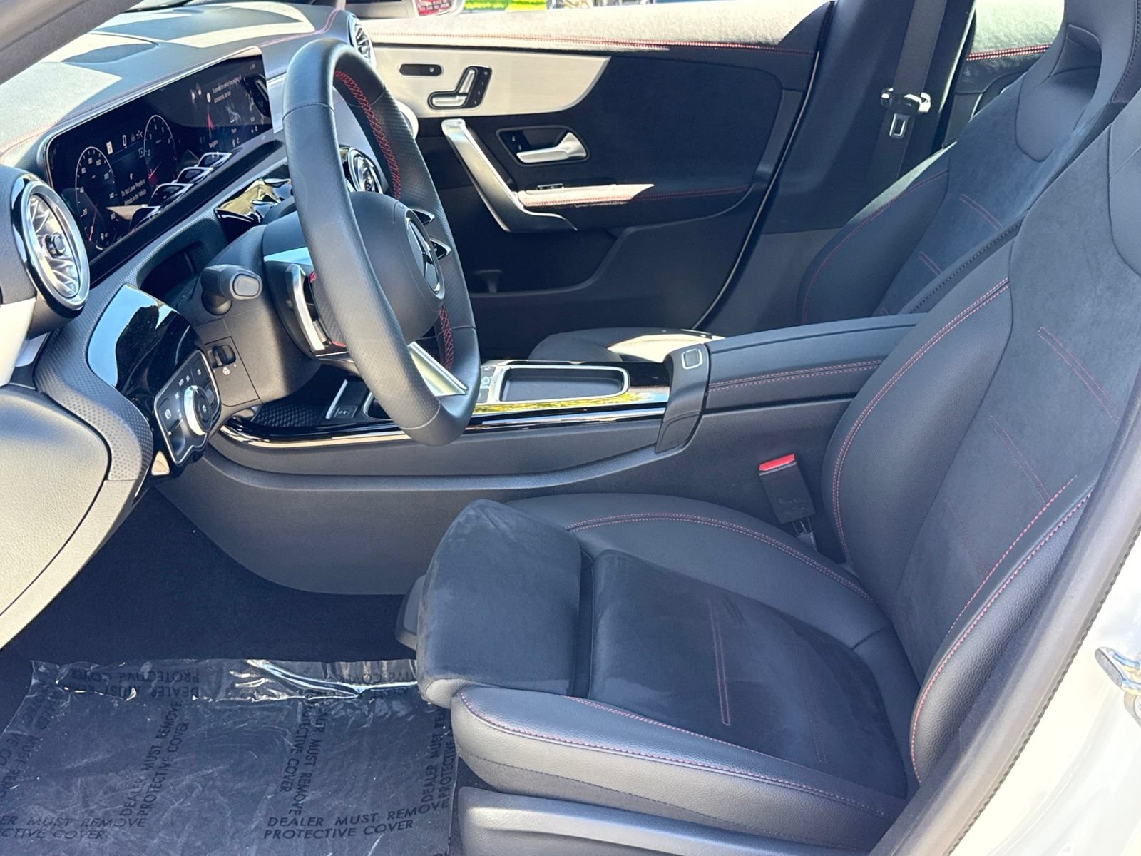 Used 2025 Mercedes-Benz CLA 250 4MATIC image 24