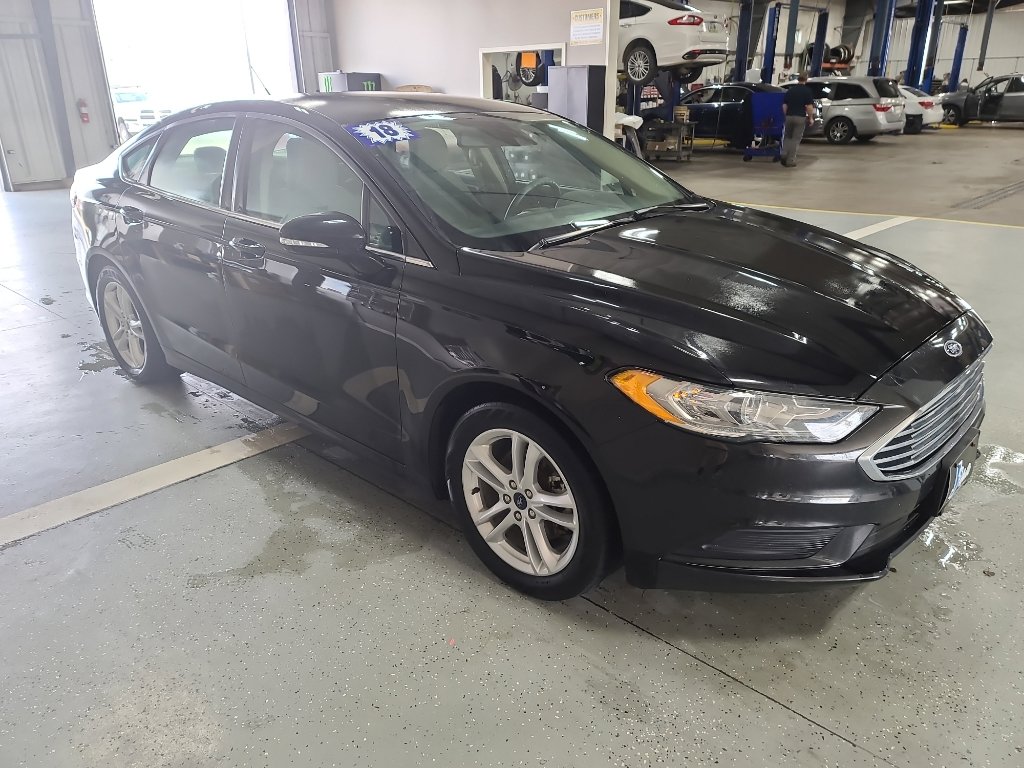 Used 2018 Ford Fusion SE image 4