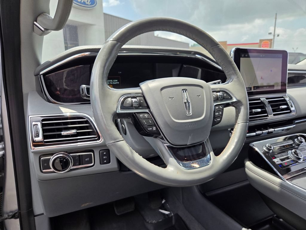 Used 2020 Lincoln Navigator Reserve w/ Luxury Package AWD/4WD image 11