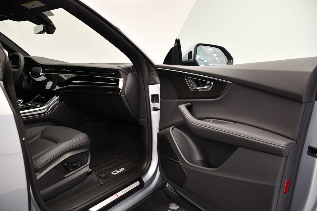 Used 2025 Audi Q8 Premium Plus image 46