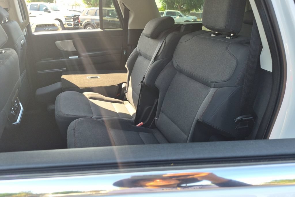 Used 2025 Ford Expedition Max Active RWD image 12