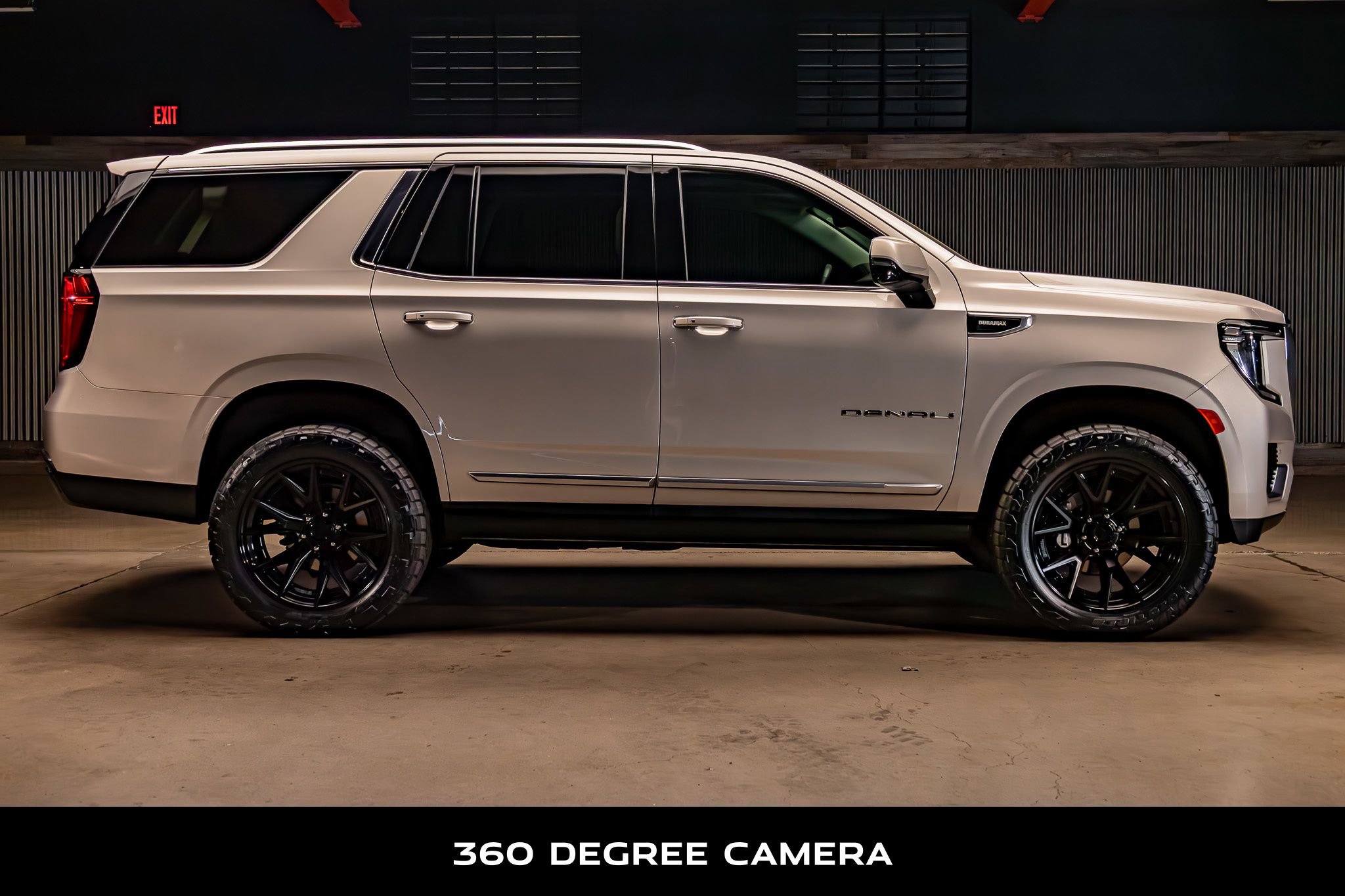 Used 2022 GMC Yukon Denali w/ Denali Premium Package AWD/4WD image 11