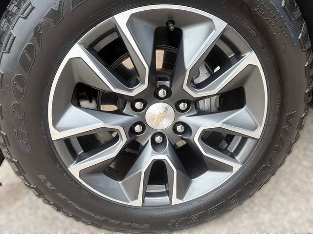 Used 2024 Chevrolet Silverado 1500 LT AWD/4WD image 24