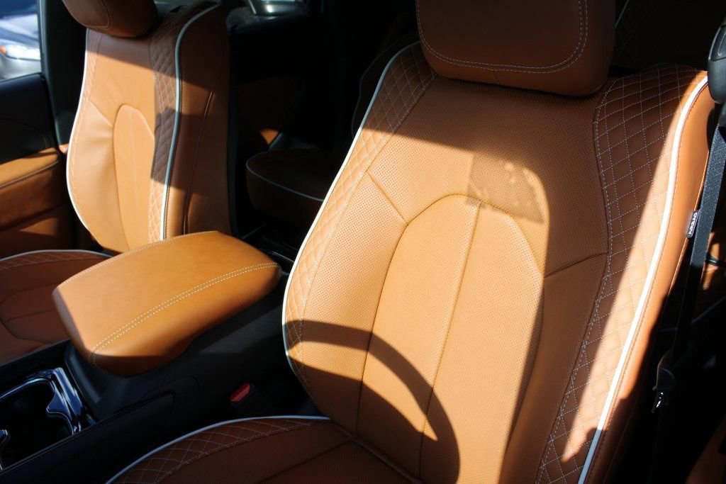 New 2026 Chrysler Pacifica Pinnacle image 24
