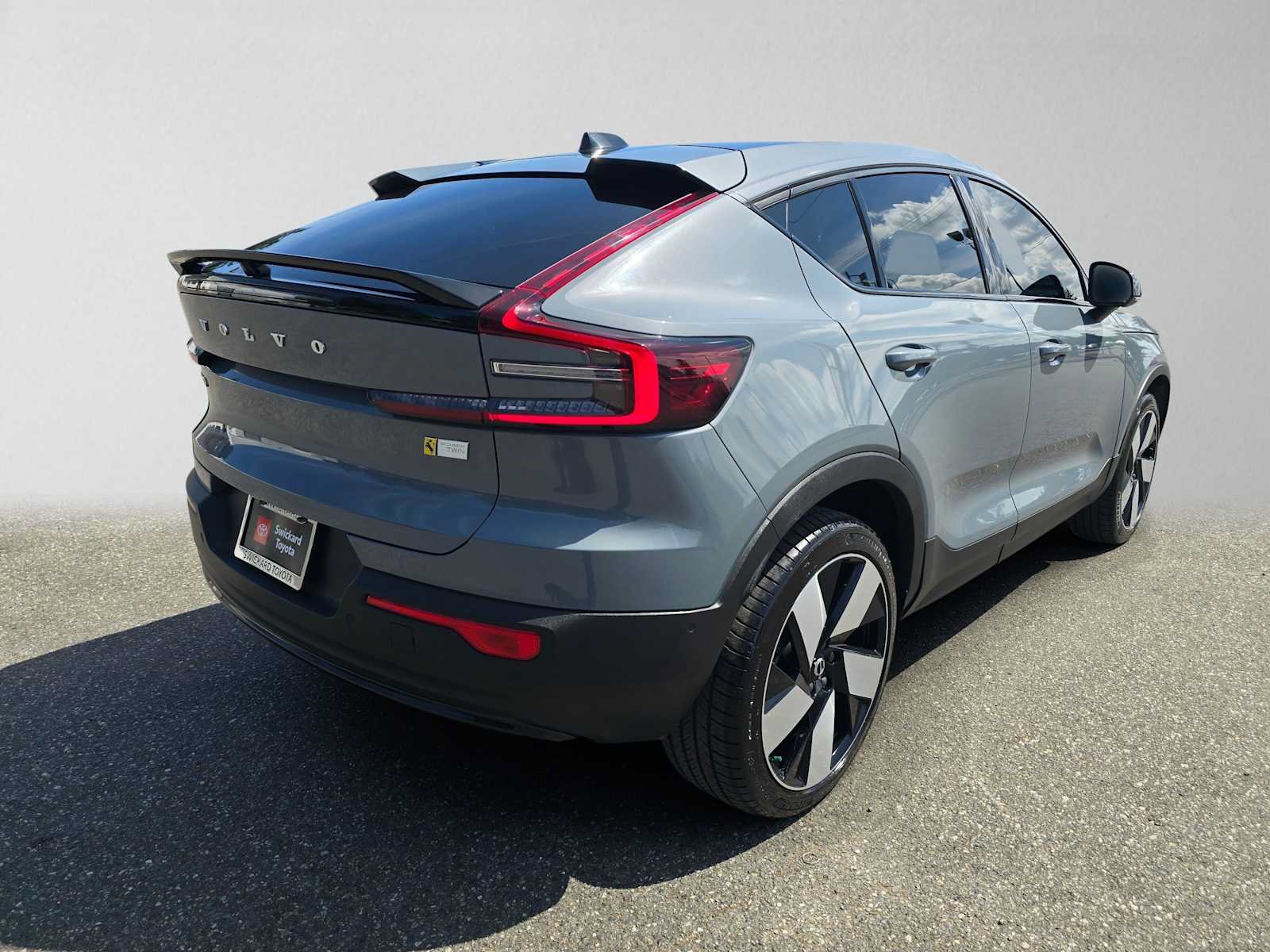 Used 2023 Volvo C40 P8 Recharge Ultimate AWD/4WD image 7