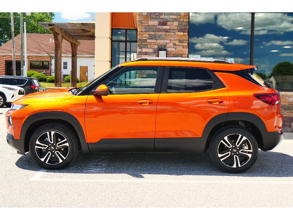 Used 2022 Chevrolet TrailBlazer LT w/ LPO, Blackout Package AWD/4WD image 4