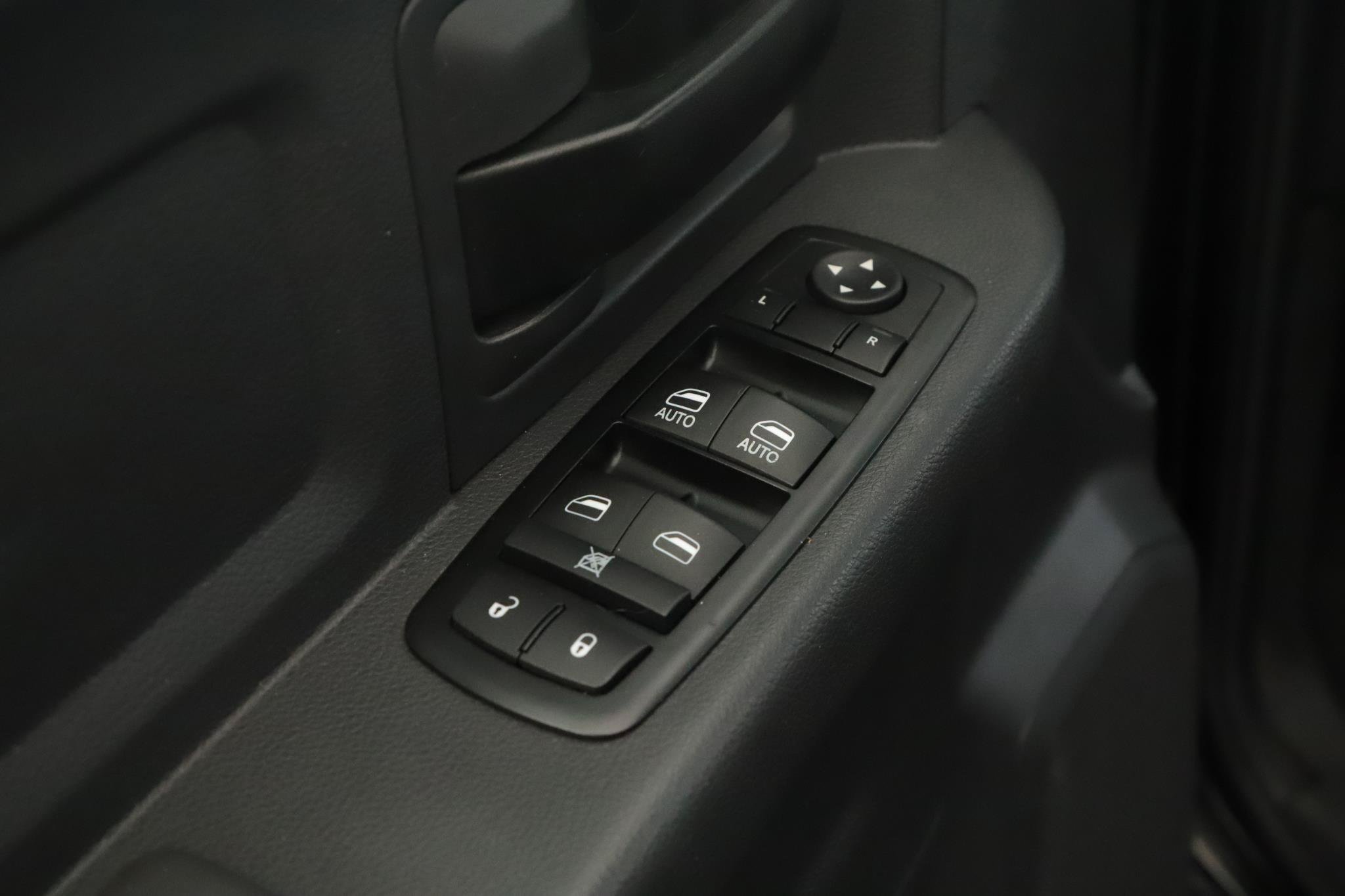 Used 2012 RAM 2500 ST w/ Chrome Appearance Group AWD/4WD image 8