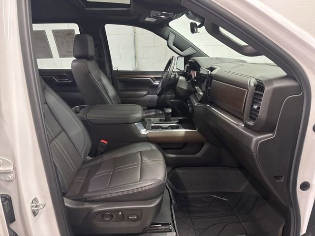 Used 2024 Chevrolet Silverado 1500 High Country w/ High Country Premium Package image 27