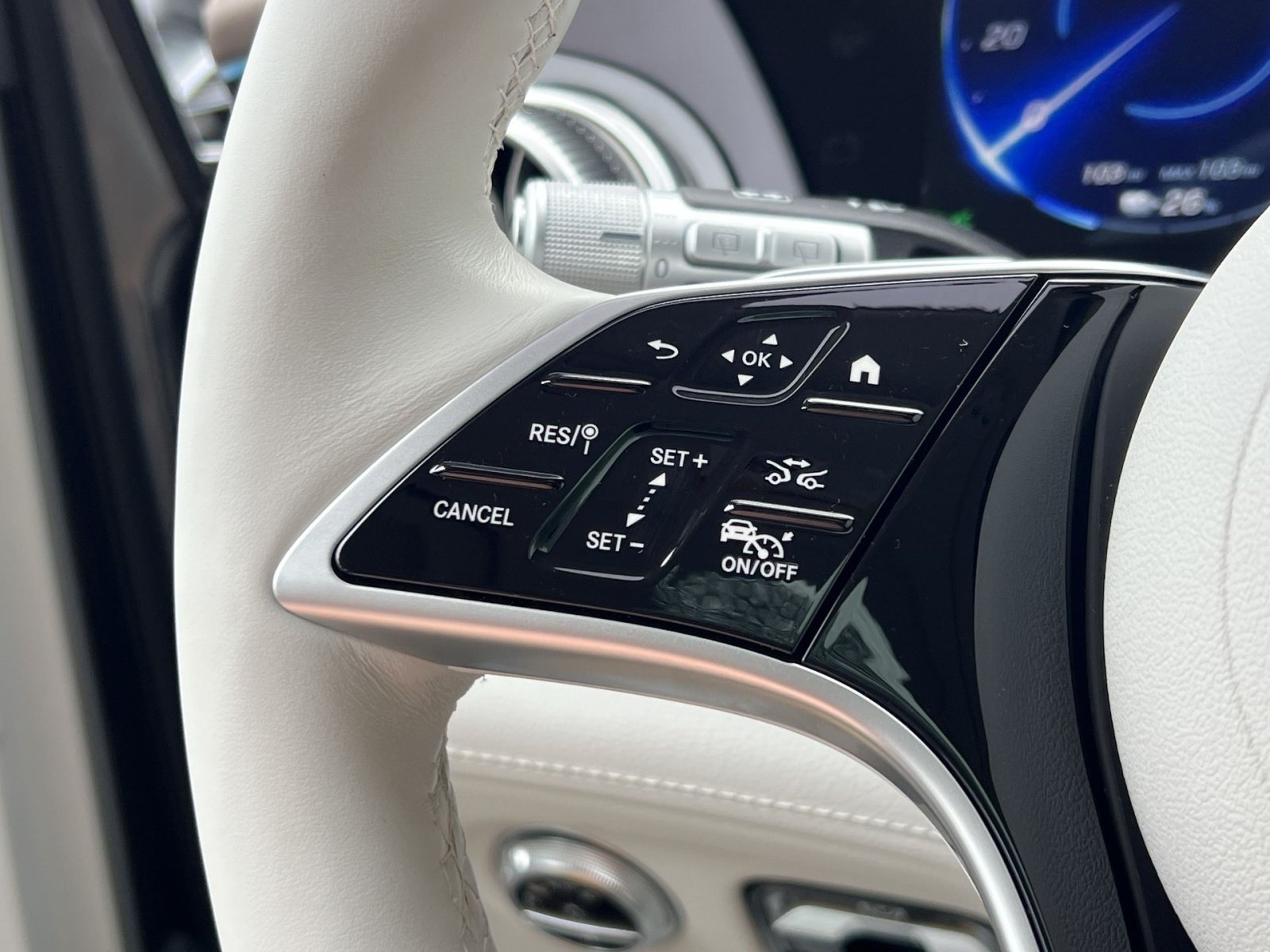 Certified 2023 Mercedes-Benz EQS 580 4MATIC SUV image 38