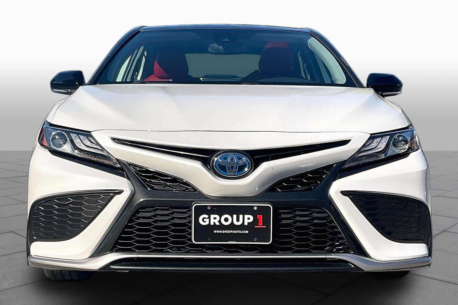 Used 2021 Toyota Camry XSE w/ Cold Weather Package FWD image 3